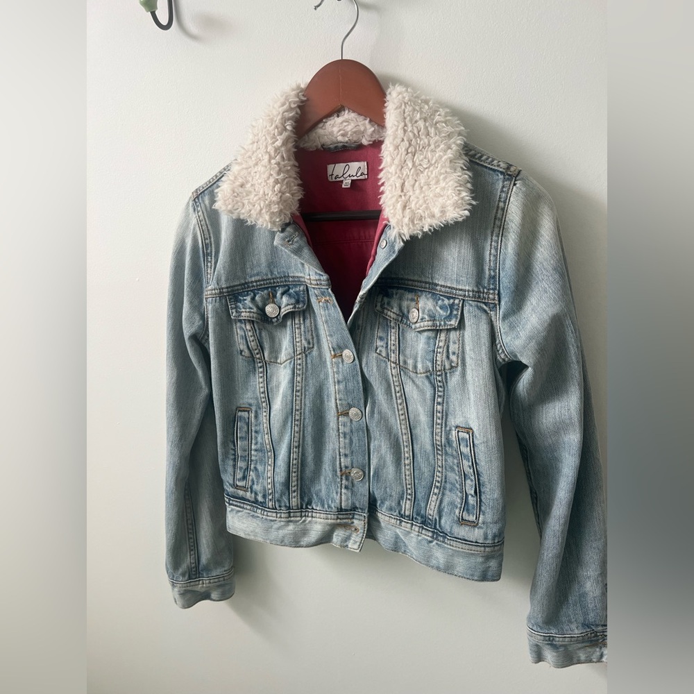 Talula jean jacket with faux fur collar size XS